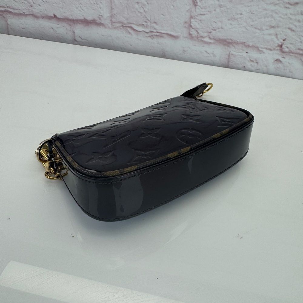 Louis Vuitton Amarante Monogram Vernis Mini Pochette Accessoires - Picture 10 of 16